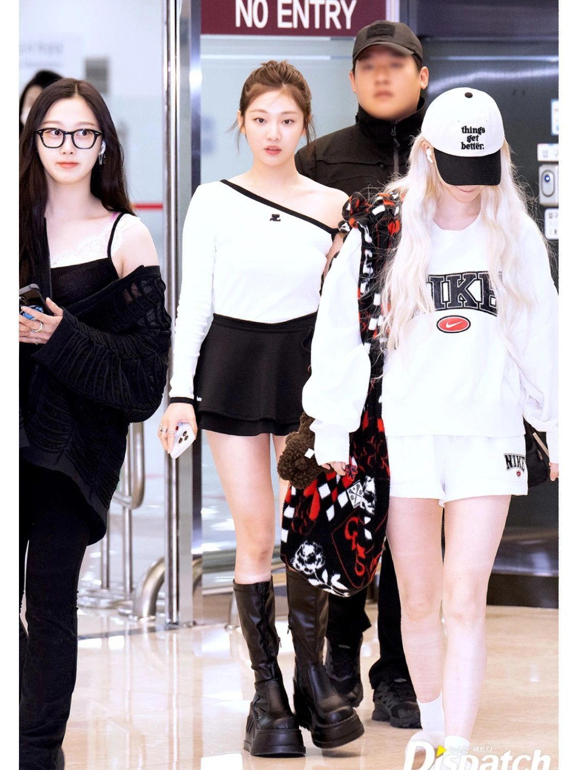 宁艺卓简约风穿搭,宁艺卓搭配服饰怎么样