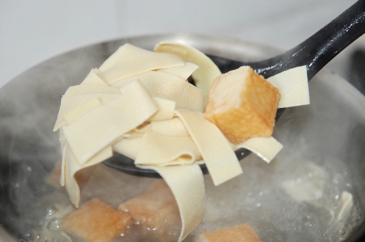 一块火锅底料怎么做麻辣烫,一块火锅底料怎么做冒菜