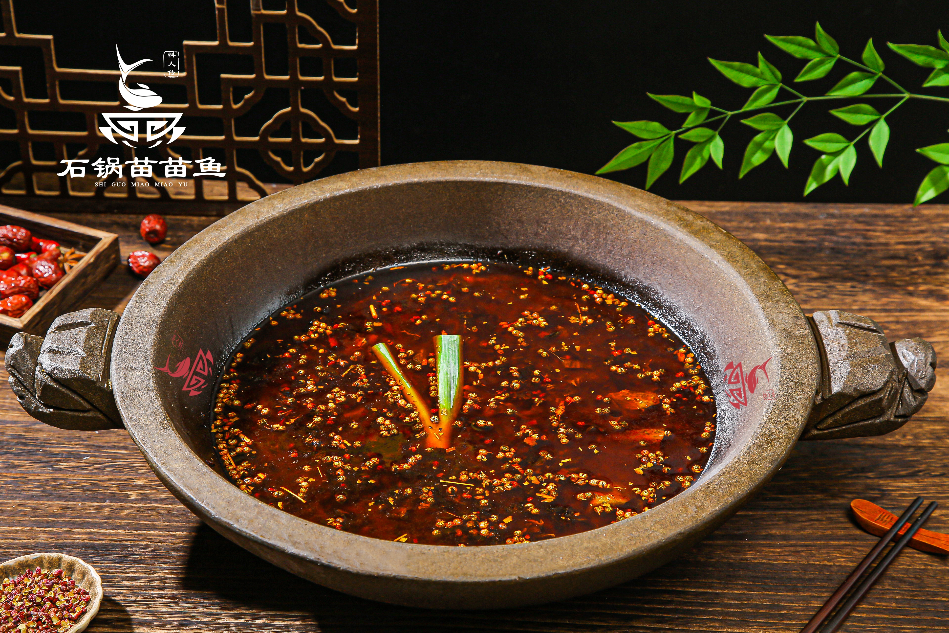 绿底红门头是什么火锅店加盟品牌,青海川渝火锅店加盟要多少费用