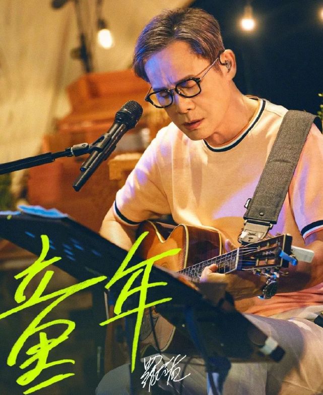 露骨成这样，没人嘲她「色情」