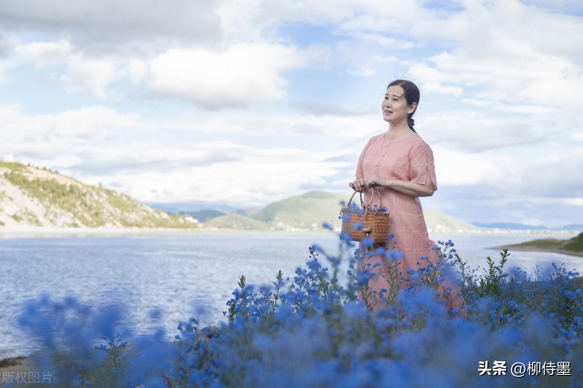 女士拍照的姿势和技巧,各种年龄段最爱的拍照姿势