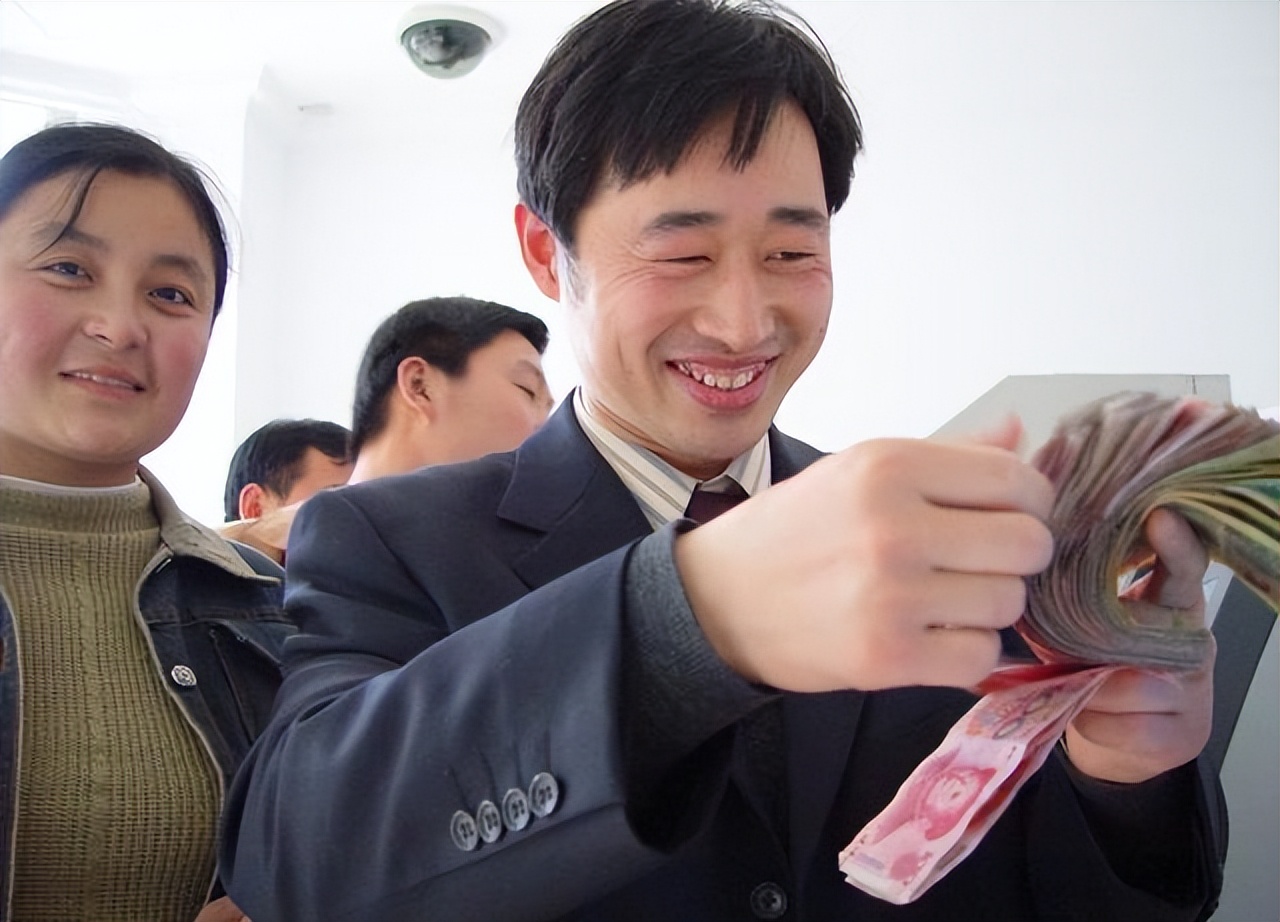 邮政银行一年存3万连存5年能取吗,邮政银行每年存2万连存5年能转吗