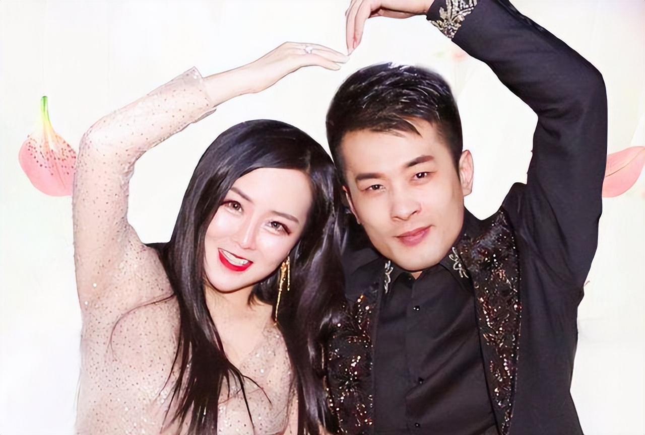 网红富婆租车拍视频装有钱人,养豹的富婆