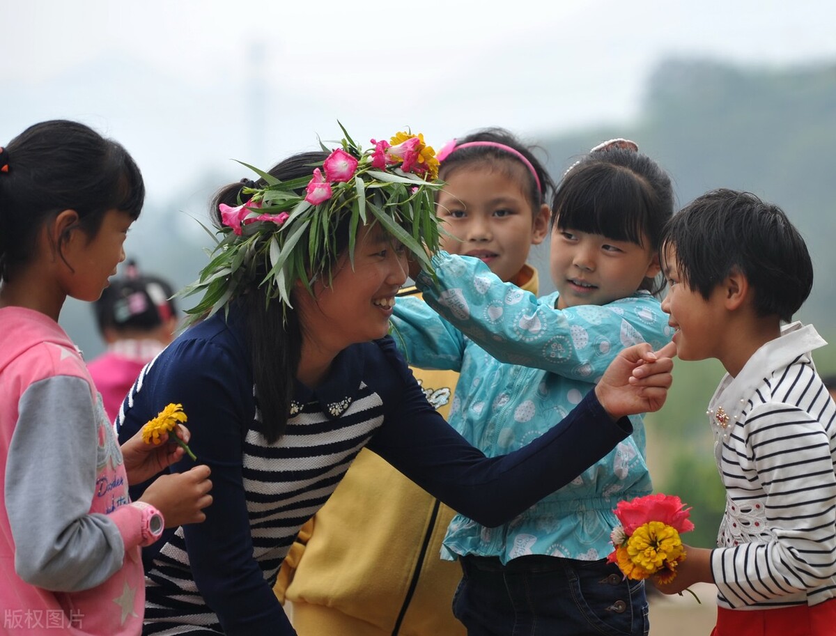 特岗教师报考条件待遇,特岗教师哪个地方好考工资高