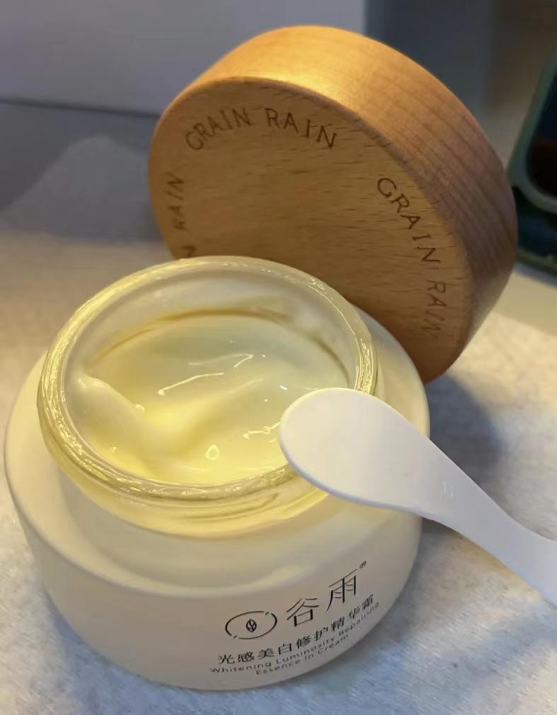 秋冬最好用的国货面霜,一款可以美白又抗老的面霜