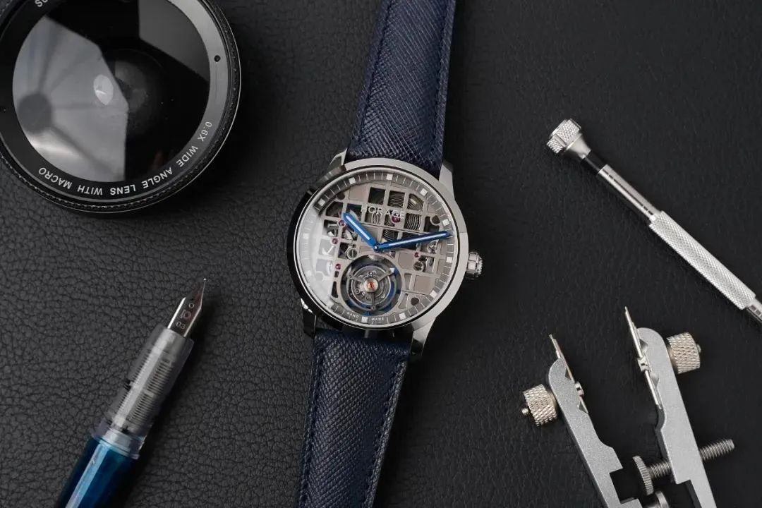 六万的新款相机,六千左右徕卡