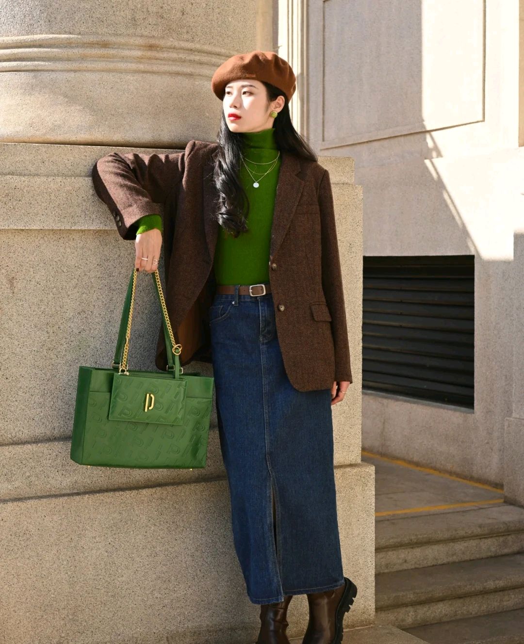 短正式小西装怎么搭配好看,小西装适合搭配什么样的内搭