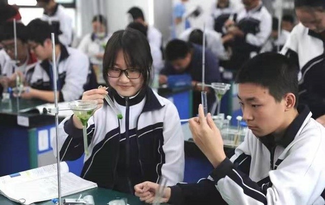 陈天晗靠万能充赚了多少钱,陈天晗保送清华大学