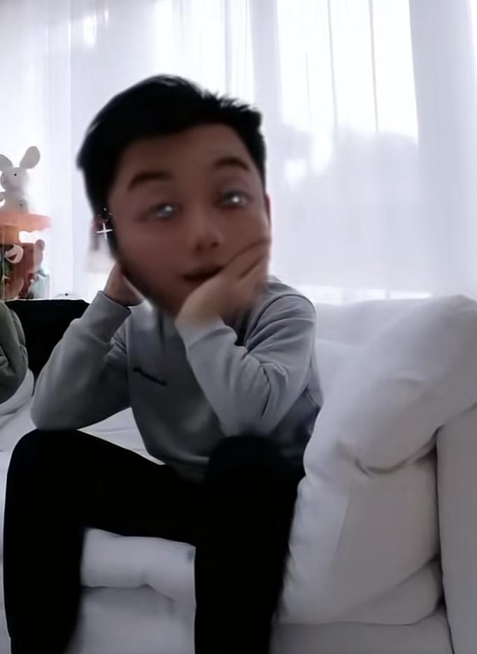 苗苗居家隔离生活,苗苗晒一家四口同框vlog