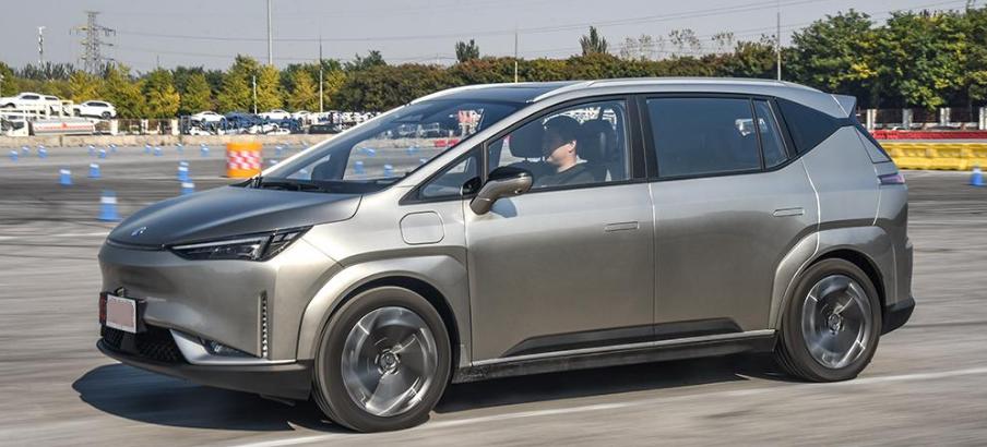 广汽合创z03潮享版续航510km,15万左右纯电混合的suv