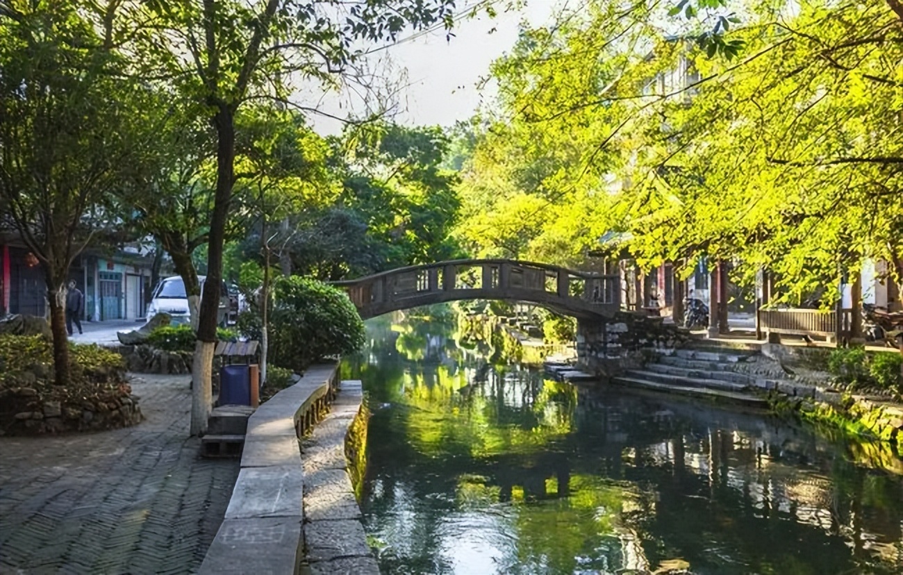 桂林雁山猫儿山,广州出发6天最适宜赏秋旅游