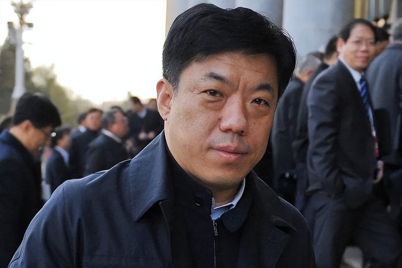 内蒙首富杜江涛，白手起家创造商业帝国，如今身价300亿