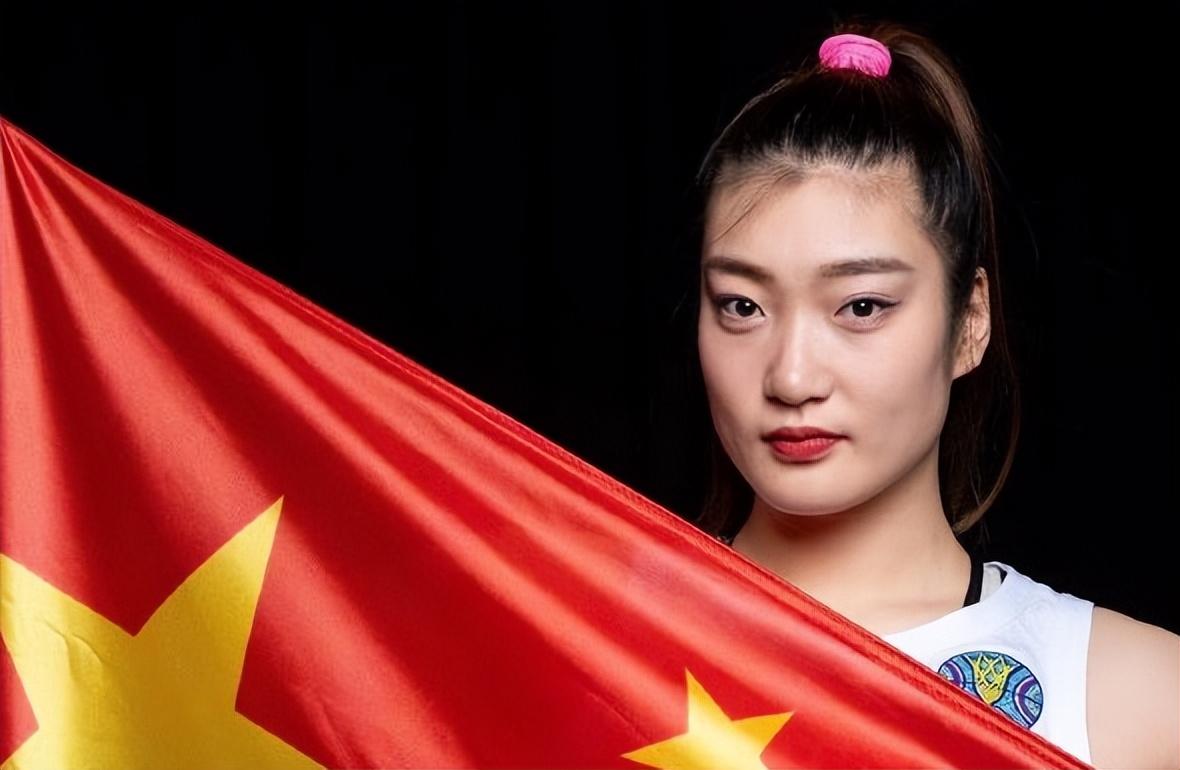 中国女篮李梦最新比赛,中国女篮李梦颁奖仪式