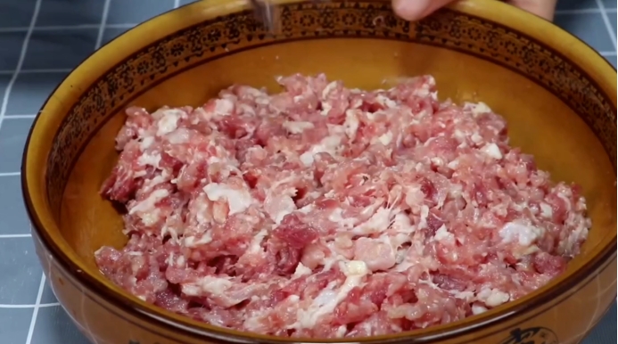 店里馄饨汤怎么调好吃,店里馄饨肉馅做法