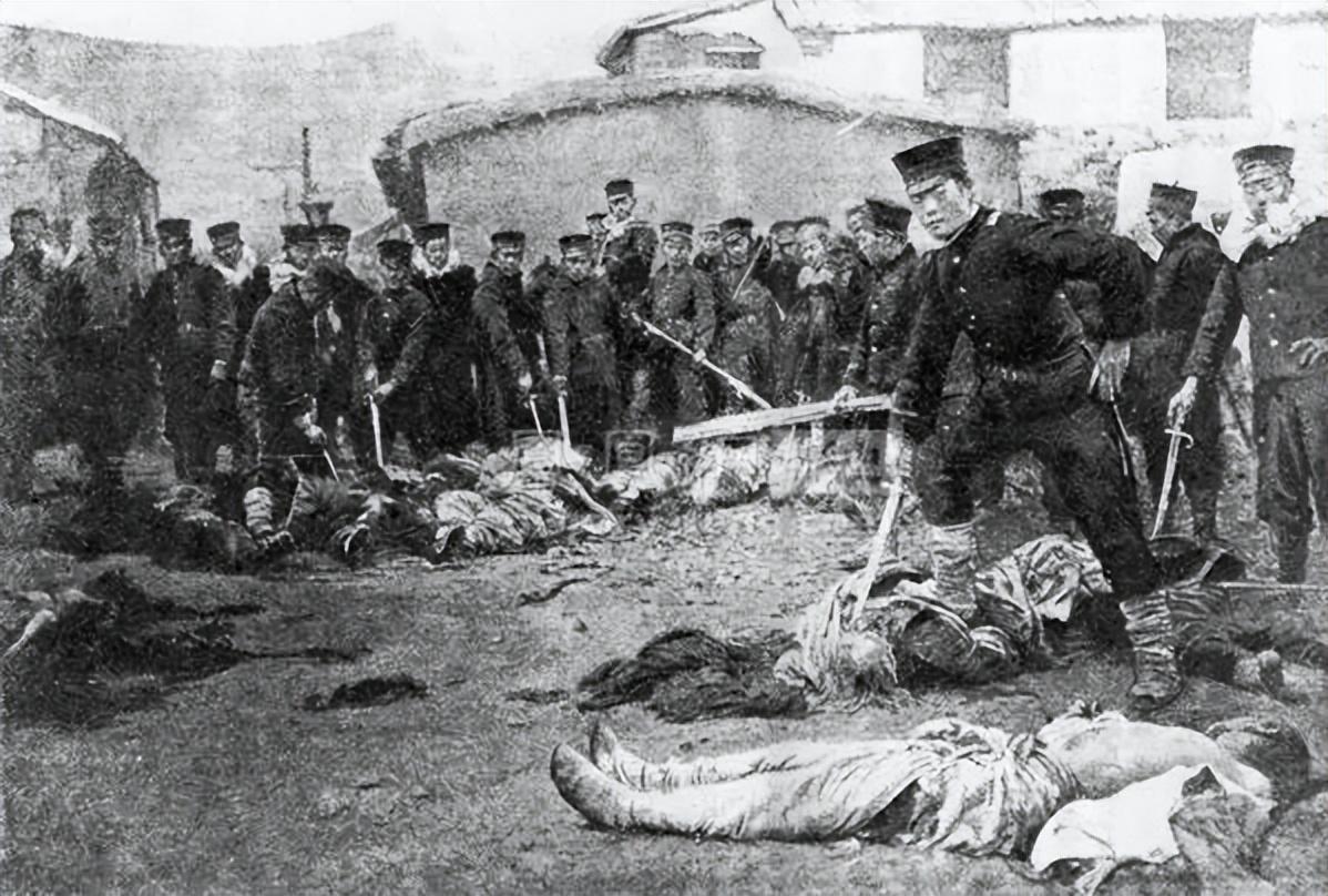 日军罪行照片：攻陷香港后兽性毕露，当场轮番侵犯新婚女明星