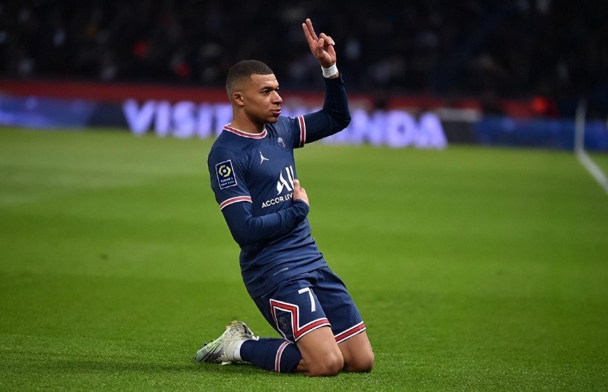 一代球王姆巴佩,一代球王陨落法国阿根廷