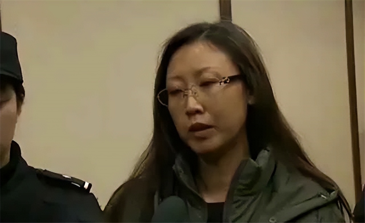 贪官付耀波落马记：带情人逃窜5国藏匿16个月，因一特殊爱好暴露