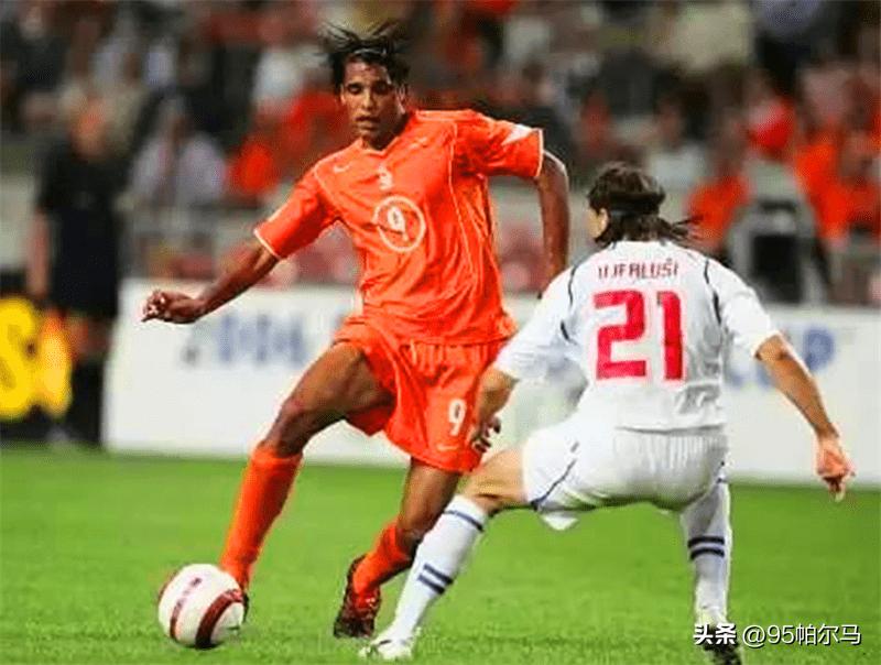 卡西布冯经典对决,范佩西头球吊射卡西