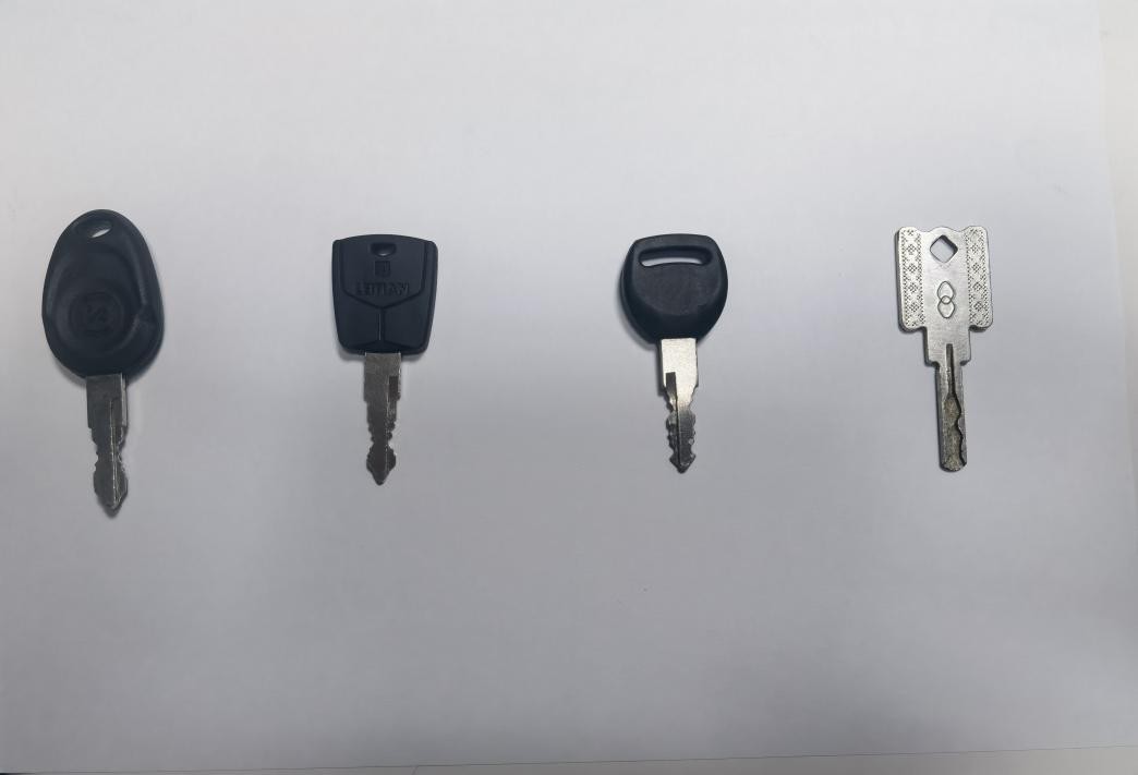 男子偷电动车被抓后搜出107把钥匙,警察抓捕小偷偷电动车