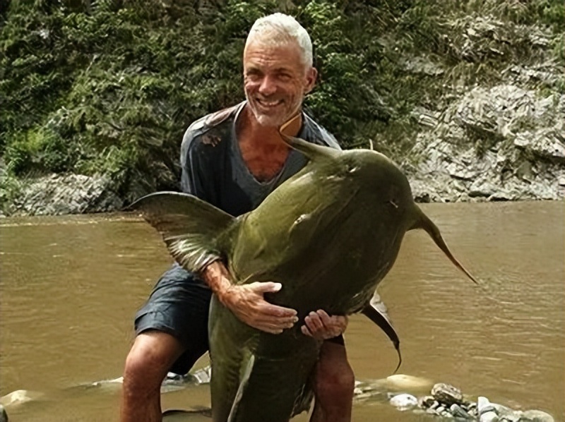 小到钻丁丁，大到吞活人，这片贝爷看了都怕