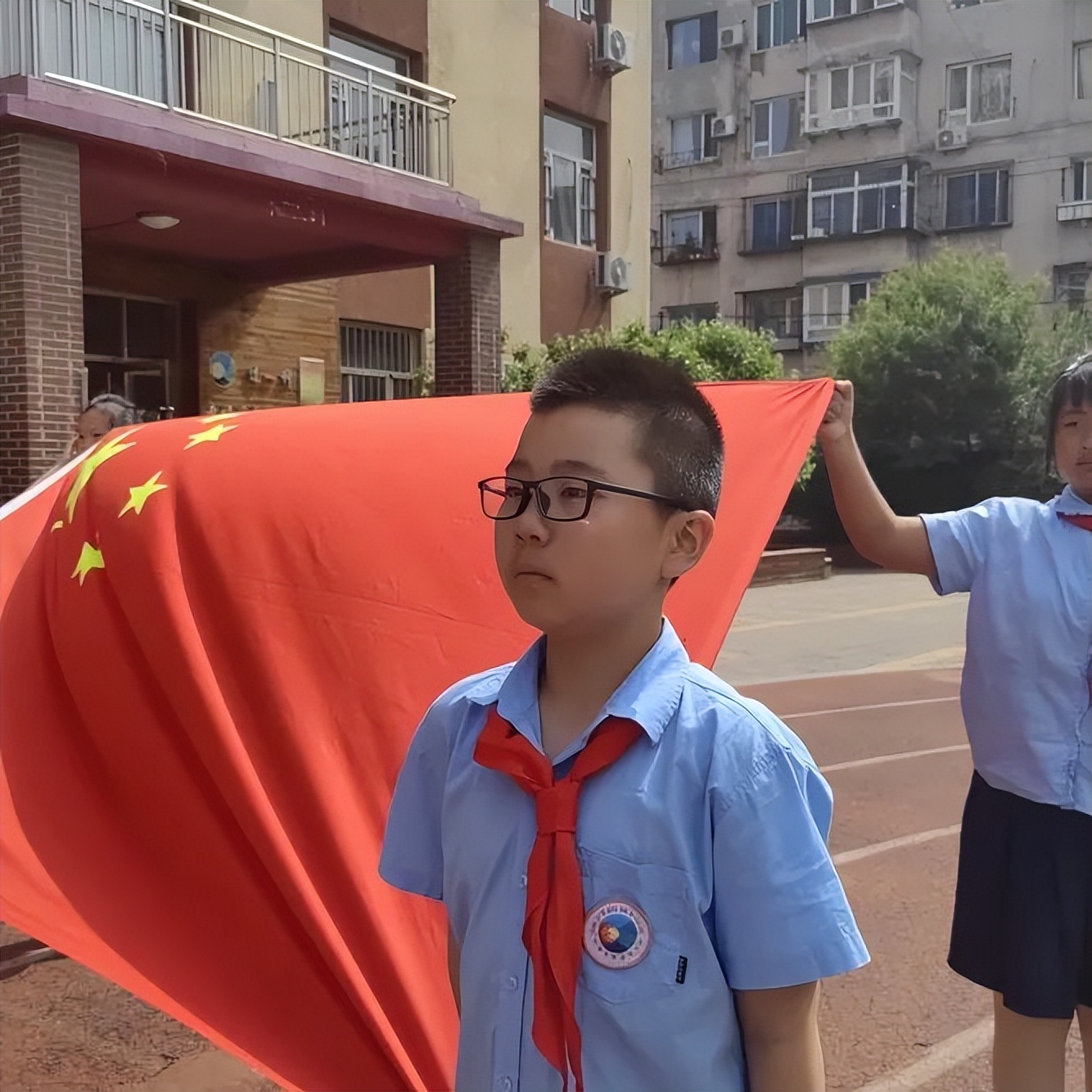 升旗仪式做文明有礼的儒雅少年,小学生文明有礼主题升旗仪式