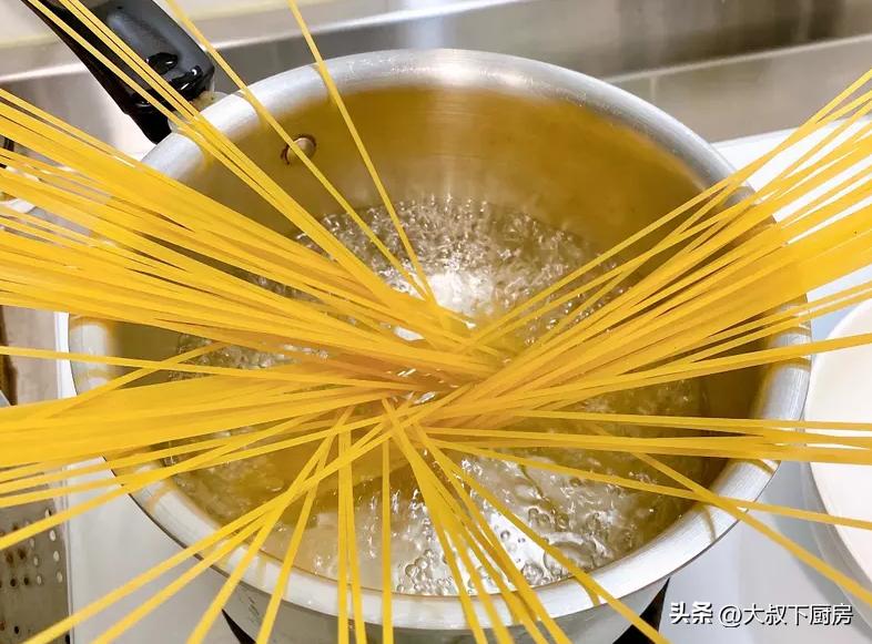 美味又低脂的意大利面,不要酱料的黑胡椒意大利面怎么做