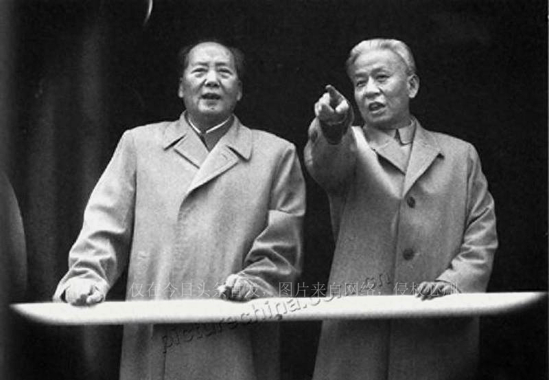 1959年选任国家主席,中央本考虑*德朱**,是谁提议*少奇刘**更为合适?