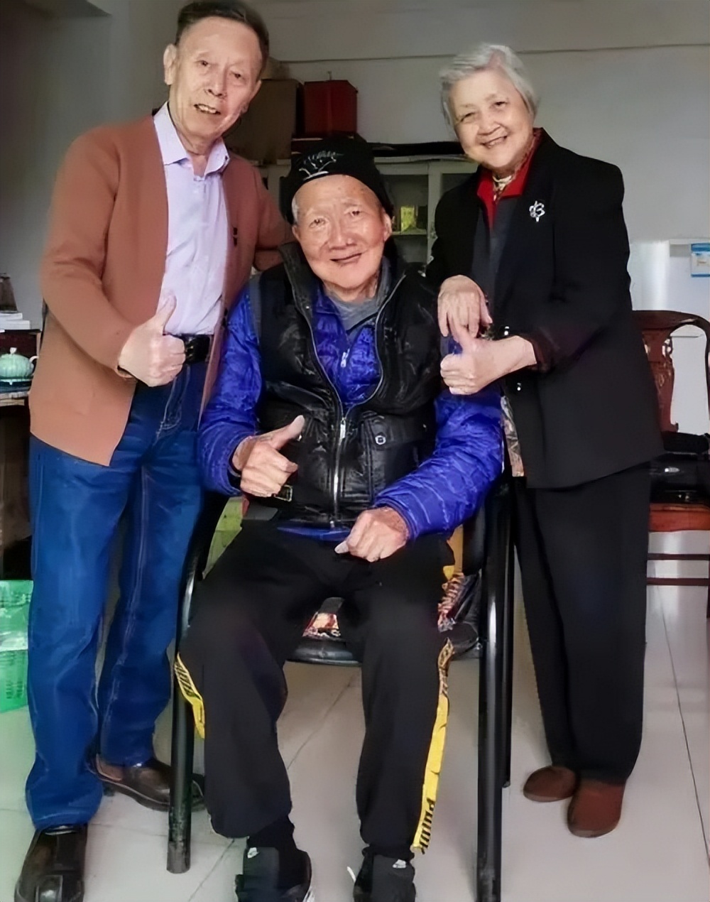 广东粤语相声大师黄俊英,广东相声大师黄俊英何宝文