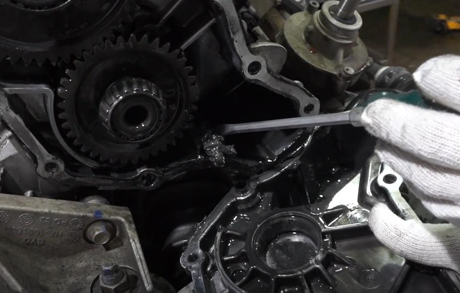 比亚迪秦混动变速箱行驶哒哒异响,比亚迪秦pro变速箱异响怎么解决