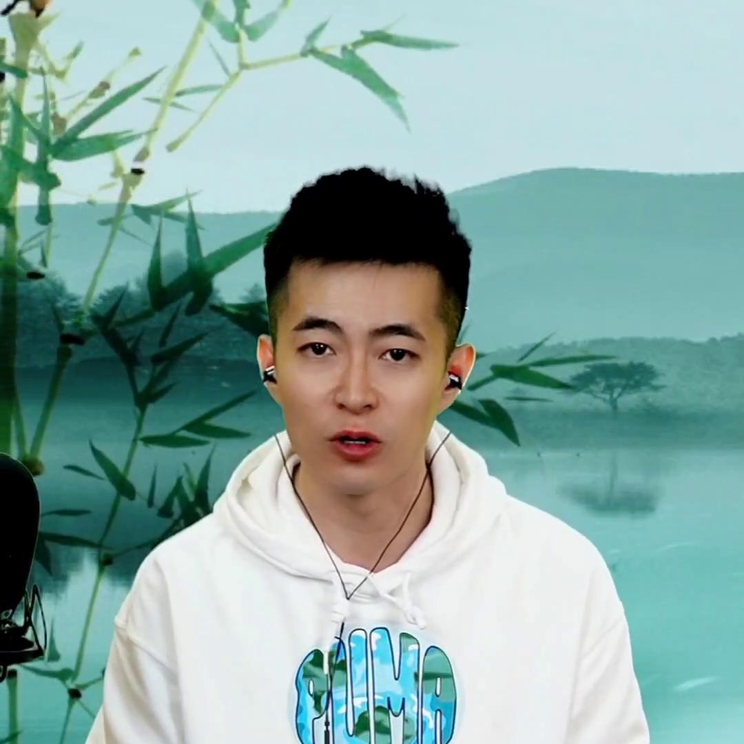 男子买电车3个月电池被锁,男子购买新能源车