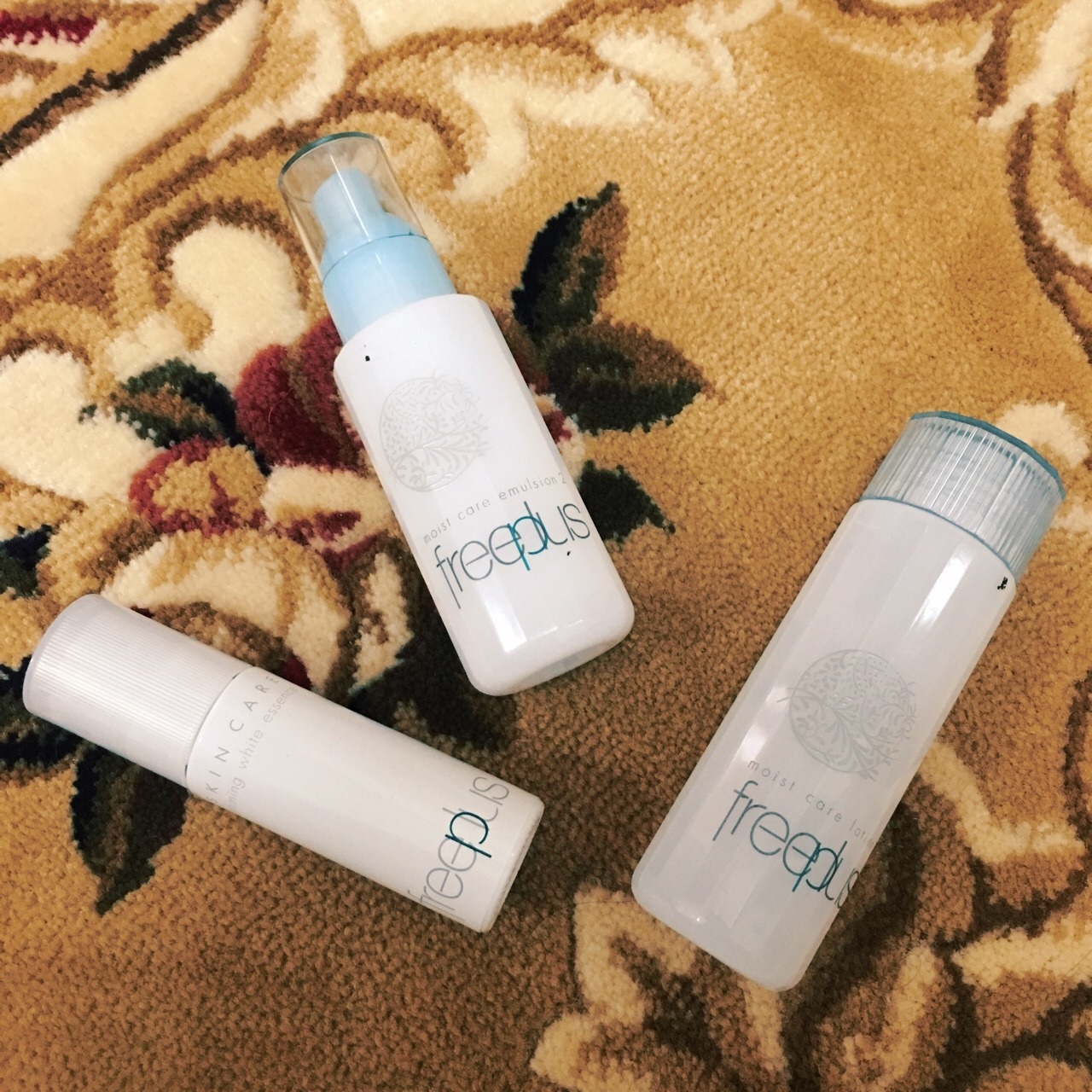 肌肤干燥用什么爽肤水比较好,想要保持皮肤水润有弹性