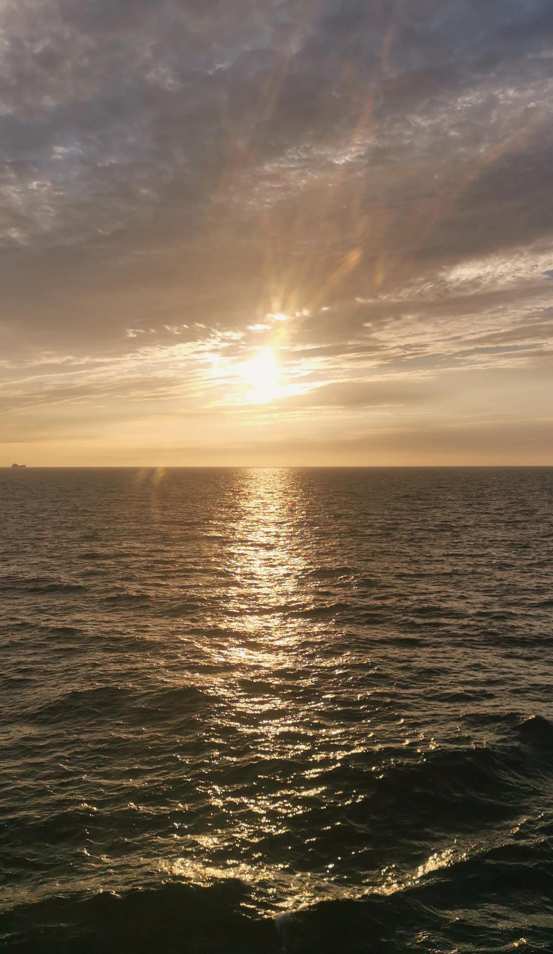 中山广场大连老视频,大连中山广场百年沧桑