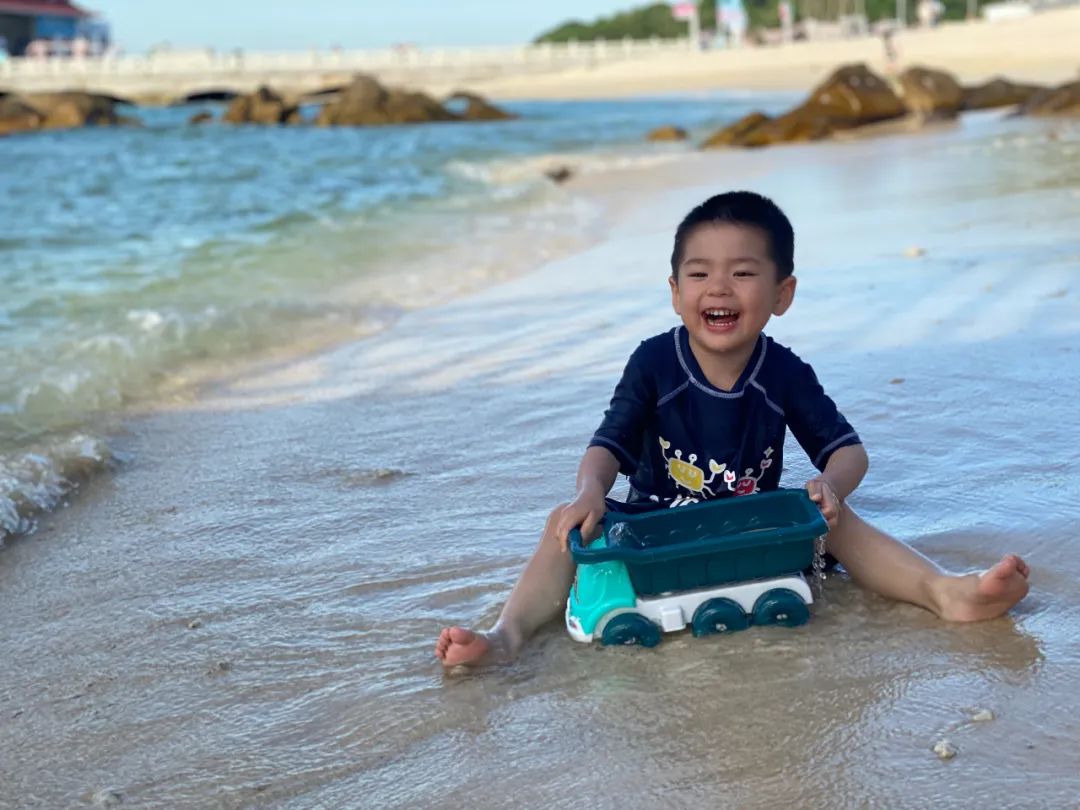 7月份人来人往街道,7月北京人山人海