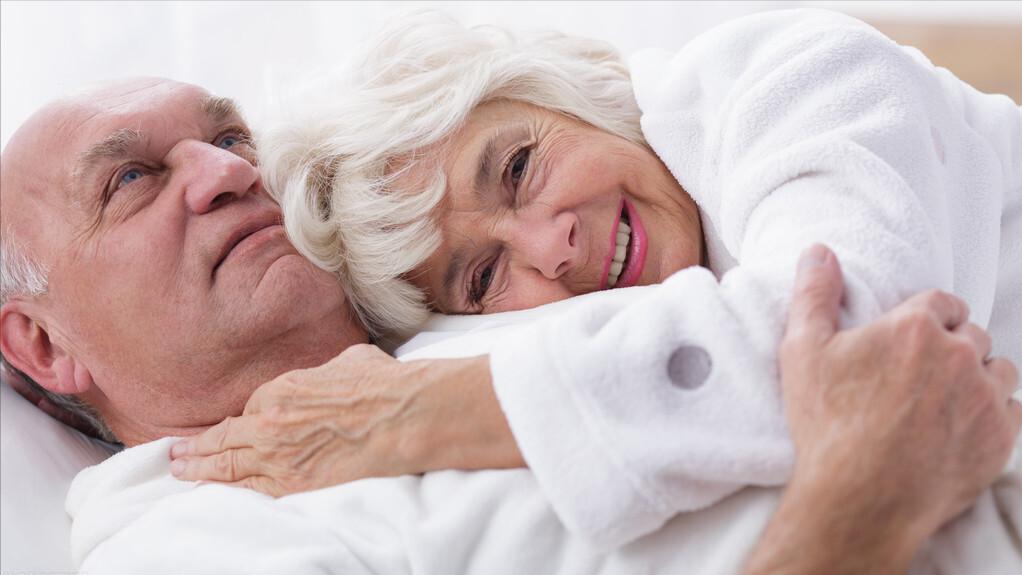 绝经对女人身体好处坏处有哪些,女人绝经的好处和坏处是什么