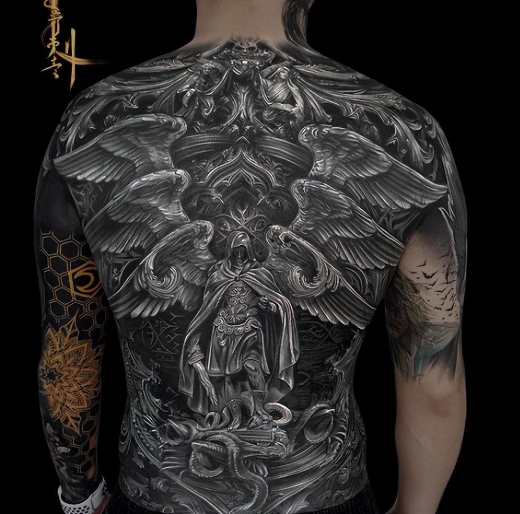 纹身价钱高低对纹身有什么影响,贵的纹身和便宜的纹身对比