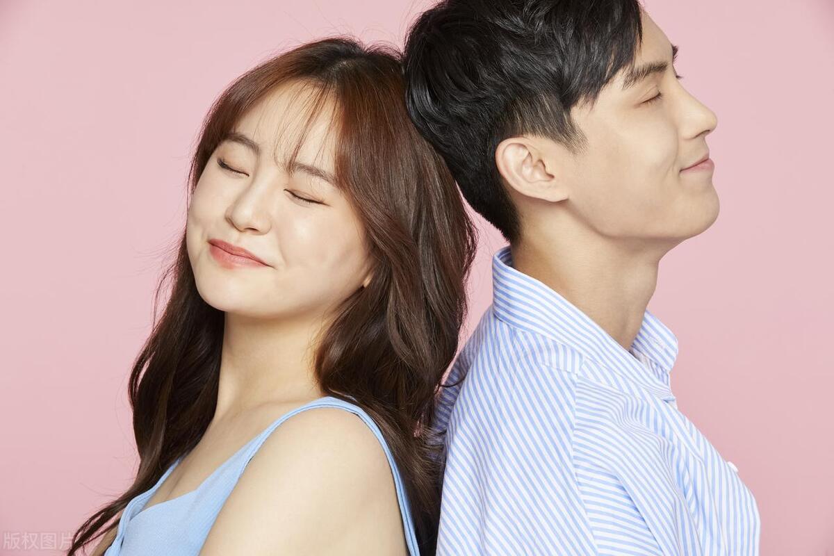 心理学上一个人会吸引同样的人,心理学爱上一个人的原因