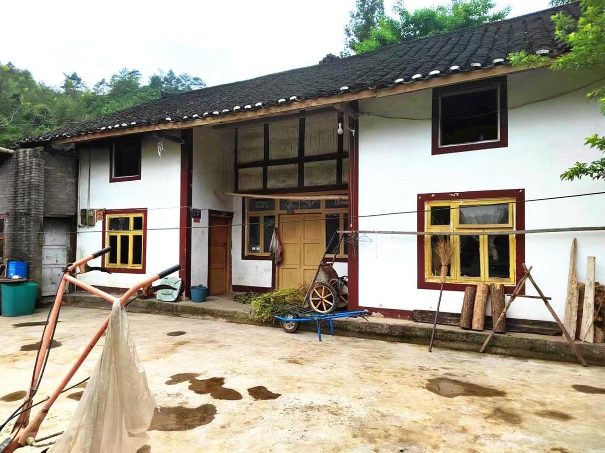 67岁和老伴每月退休金,我和老伴都70多了有高龄补贴吗