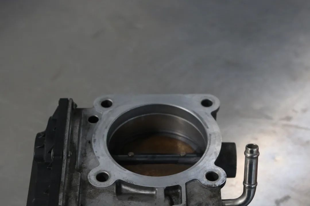 老皇冠全车翻新整备50000元,12代皇冠二手翻新要多少钱