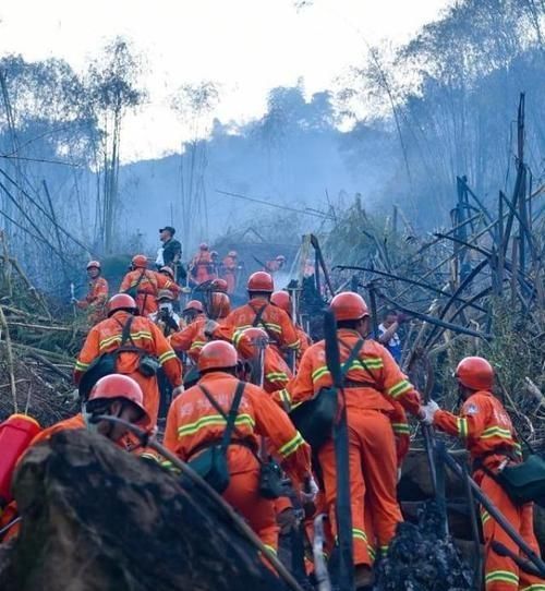 重庆中医院不等核酸抢救老人，医生人很好，但也暴露了一个问题