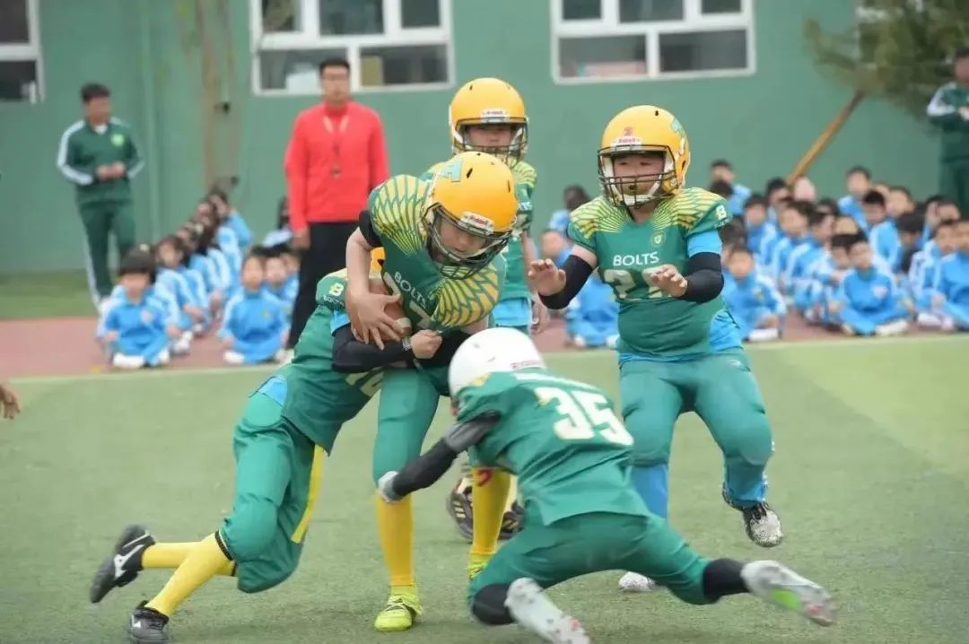 两千学生霸气登场的中杉金杉树体育节！泰酷辣！