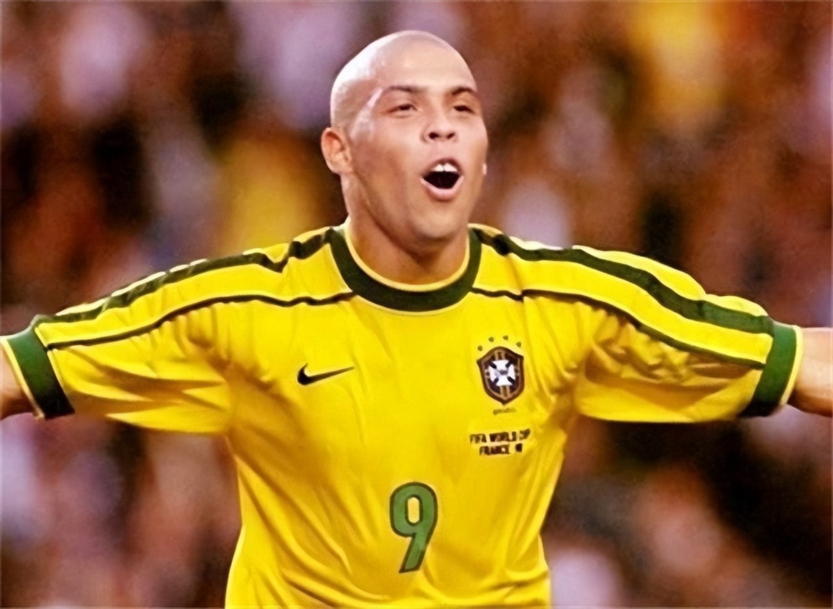 46岁罗纳尔多近况,罗纳尔多职业生涯加盟的俱乐部