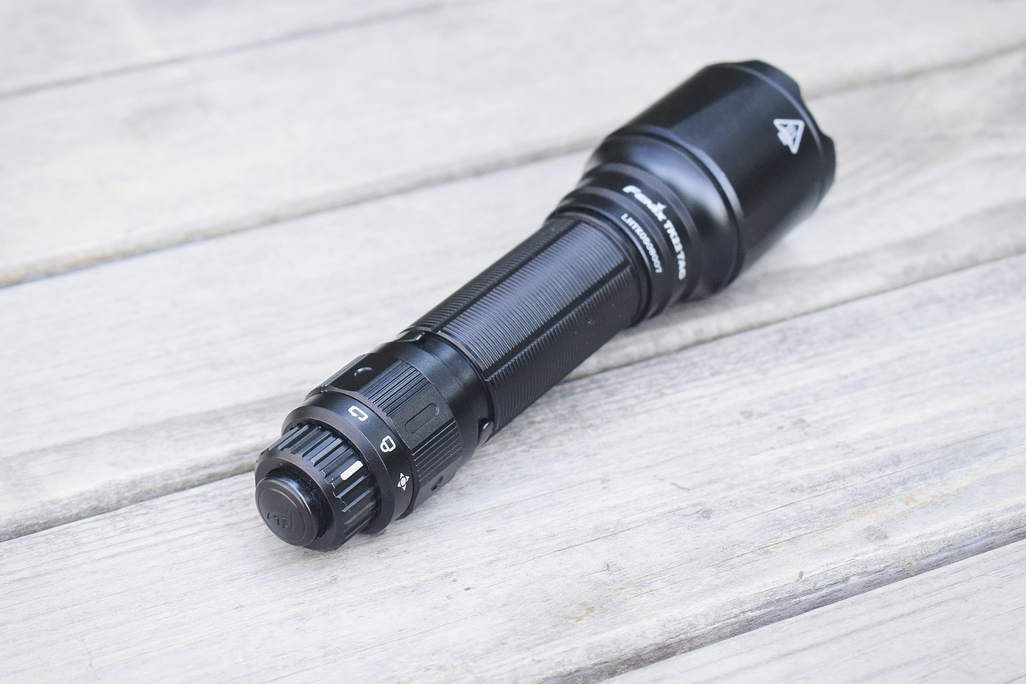 菲尼克斯fenixtk11tac手电速评,菲尼克斯tk75-2018手电评测