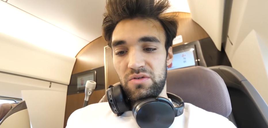 老外乘坐中国高铁感受,老外体验中国高铁头等舱