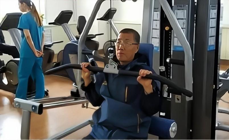 大爷心脏移植变年轻,60岁老汉换心脏后性情大变