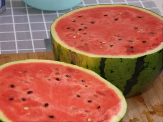 吃不完的西瓜怎么保存才正确教你,吃不完的西瓜保存小妙招