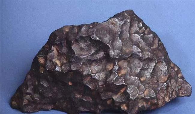 捡石头渐渐成为一种职业，挣钱吗？不少人发了