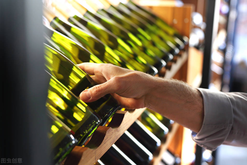 网上卖红酒新模式,卖红酒如何赚3个亿呢