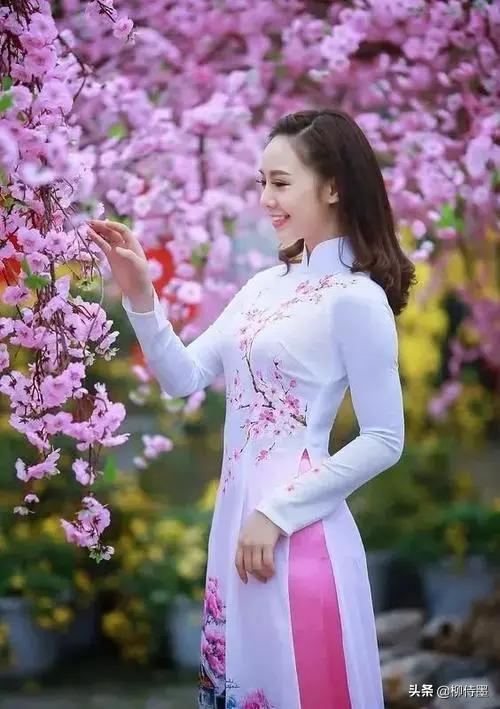 阿姨摄影不会摆姿势？4句口诀拍出优雅美，气质上镜有韵味