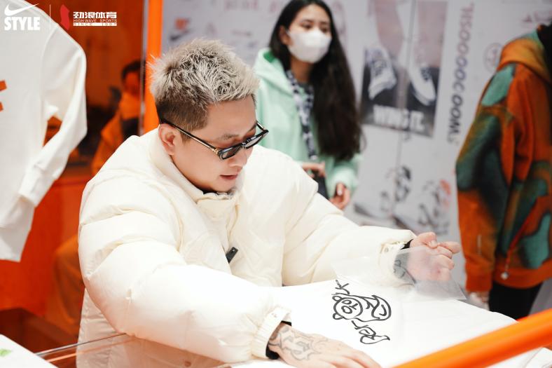 西南地区最大的耐克店重庆,耐克成都旗舰店春熙路