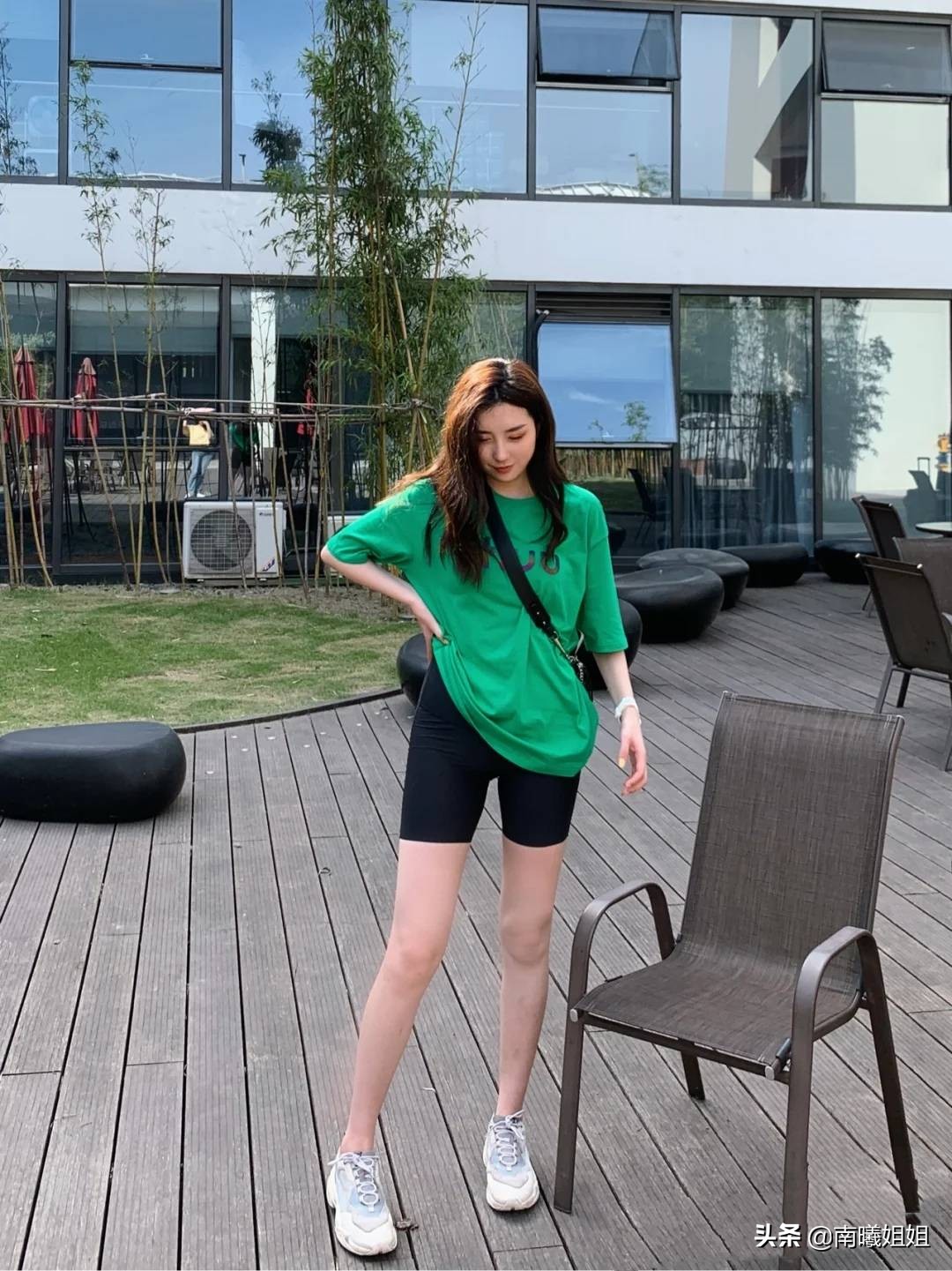 我对“无痕裤”的偏见，在看到这些素人街拍后变了，百搭又显瘦